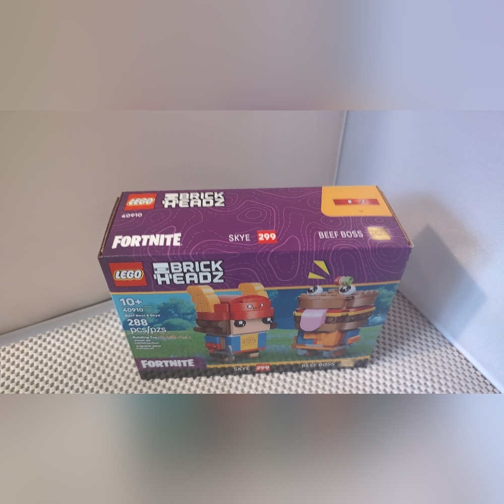 Lego 40910 Beef Boss & Skye Fortnite Brick Headz NWT Building Toy Set #299, #300 - Picture 2 of 3